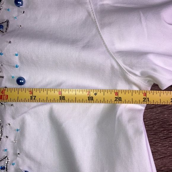 Vintage WestBound White ShortSleeved Buttonup Shirt Meduim with Blue beads - Picture 5 of 13